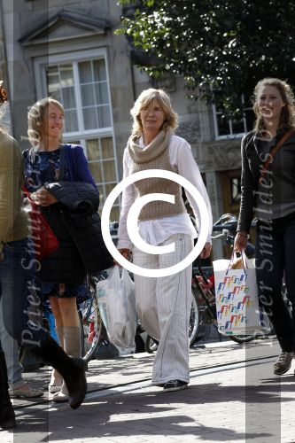 Amsterdam 13 september 2011
Mieke v d Weij met ... op straat.
Peter Smulders bv