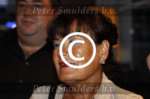 Amsterdam Schiphol 23 augustus 2011
De vermeende derde geheime dochter van Prins Bernhard Mildred met partner op schiphol. Ze wordt opgehaald door Marc v d Linden .
Peter Smulders bv