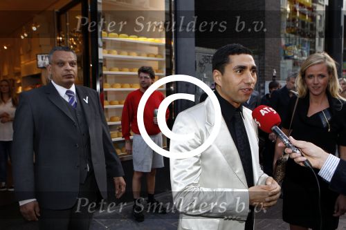 Amsterdam 5 september 2011
Premiere double trouble in tuschinski. Mimoun Oaissa en vriendin Nicole
Peter Smulders bv