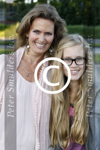 Amsterdam 15 augustus 2011
Premiere circus Renz in Amsterdam. Dochter Ria Valk Monique met dochter
Peter Smulders bv