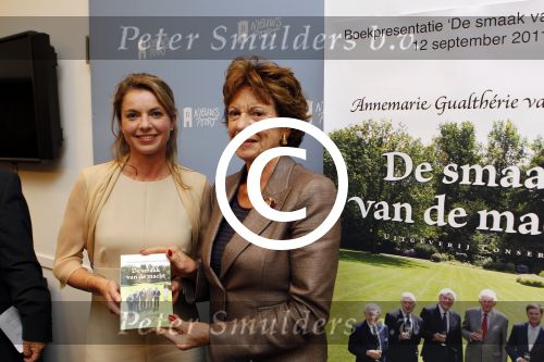 Den Haag 12 september 2011
Presentatie boek Annemarie Gualtherie van Weezel in nieuwspoort. Prins Carlos en Prinses irene zijn aanwezig als mede haat ouders. Neelie Kroes ontvangt het eerste boek in nieuwspoort.
Peter Smulders bv