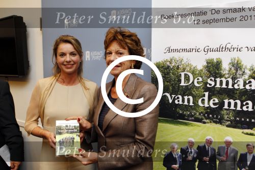 Den Haag 12 september 2011
Presentatie boek Annemarie Gualtherie van Weezel in nieuwspoort. Prins Carlos en Prinses irene zijn aanwezig als mede haat ouders. Neelie Kroes ontvangt het eerste boek in nieuwspoort.
Peter Smulders bv