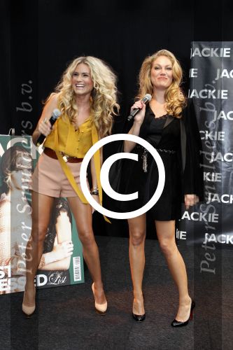 Amsterdam 25 augustus 2011
Jackie\'s best dressed feestje bij het college hotel. Nikkie Plessen presenteert het en Lieke v Lexmond word winnares.
Peter Smulders bv