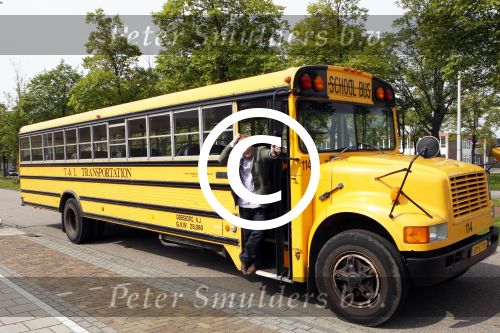 Amsterdam 2 september 2011
Presentatie tv station Peter Jan Rens. Hij gaat oa uitzenden vanuit een amerikaanse schoolbus.
Peter Smulders bv