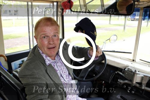 Amsterdam 2 september 2011
Presentatie tv station Peter Jan Rens. Hij gaat oa uitzenden vanuit een amerikaanse schoolbus.
Peter Smulders bv