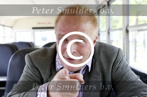 Amsterdam 2 september 2011
Presentatie tv station Peter Jan Rens. Hij gaat oa uitzenden vanuit een amerikaanse schoolbus.
Peter Smulders bv