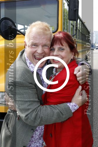 Amsterdam 2 september 2011
Presentatie tv station Peter Jan Rens. Hij gaat oa uitzenden vanuit een amerikaanse schoolbus. Peter Jan Rens met zijn vrouw
Peter Smulders bv