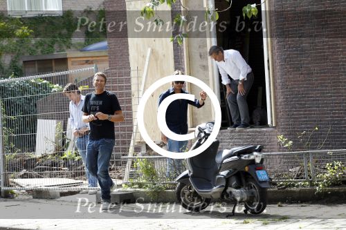Amsterdam 10 september 2011
Piet Boon op bezoek bij de zwangere Nicolette v Dam en haar vriend Bas Smit. Nicolette en Bas hebben een nieuw huis gekocht en piet gaat ze helpen met de verbouwing. Ook de vader van Bas was erbij.
Peter Smulders bv