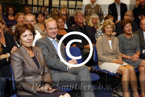 Den Haag 12 september 2011
Presentatie boek Annemarie Gualtherie van Weezel in nieuwspoort. Prins Carlos en Prinses irene zijn aanwezig als mede haat ouders. Neelie Kroes ontvangt het eerste boek in nieuwspoort.
Peter Smulders bv