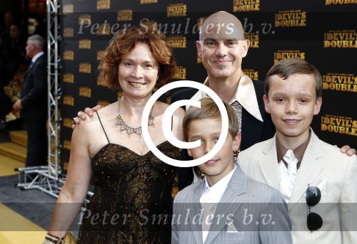 Amsterdam 5 september 2011
Premiere double trouble in tuschinski.
Peter Smulders bv