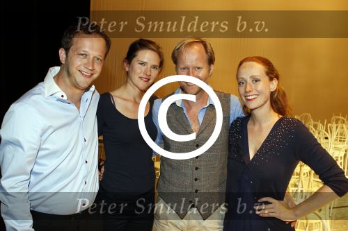 Amsterdam 5 september 2011
Presentatie when Harry met Sally in de meervaart met Isa Hoes Daniel Boissevain Sytske v d Ster Ad Knippels Margreet Boersbroek en Rein Hofman.
Peter Smulders bv