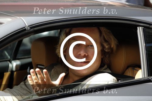 Amsterdam 17 augustus 2011
Robert jensen doet boodschappen met zijn mercedes cabrio.
Peter Smulders bv