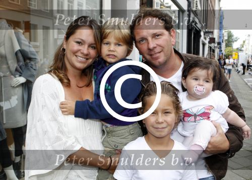 Amsterdam 4 september 2011
Grazia PC Catwalk op de pc hooftstraat. Robert leroy met vrouw Sacha en kinderen
Peter Smulders bv
