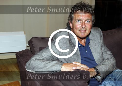 Amsterdam 22 augustus 2011
Chantal Janzen en Robert ten Brink slapen de miljoenste nacht in een Ronald Mcdonald huis. Nikkie Plessen geeft ze de sleutel van de kamer.
Peter Smulders bv