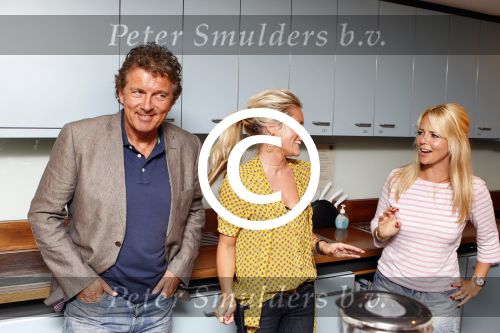 Amsterdam 22 augustus 2011
Chantal Janzen en Robert ten Brink slapen de miljoenste nacht in een Ronald Mcdonald huis. Nikkie Plessen geeft ze de sleutel van de kamer.
Peter Smulders bv