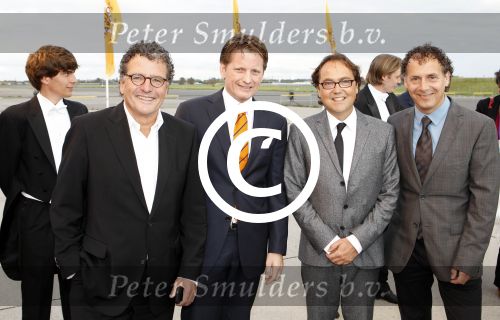 Valkenburg 31 augustus 2011
Premiere Soldaat van Oranje op vliegbasis Valkenburg. Prins Pieter Christiaan Fred Boot Robin de Lavita en Edwin de Vries
Peter Smulders bv
