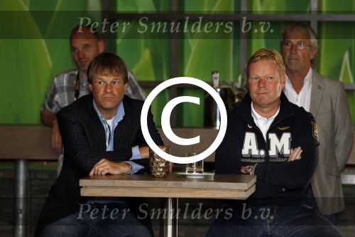 Utrecht 12 september 2011
Presentatie boek Hans v Breukelen in stadion Galgenwaard. Erwin en Ronald Koeman
Peter Smulders bv