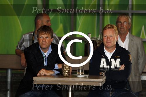 Utrecht 12 september 2011
Presentatie boek Hans v Breukelen in stadion Galgenwaard. Erwin en Ronald Koeman
Peter Smulders bv