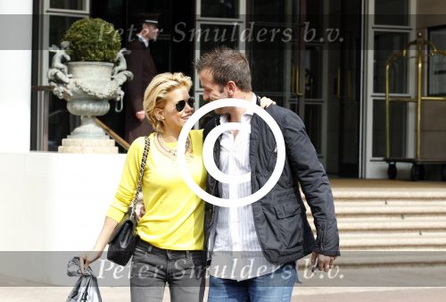Amsterdam 2 september 2011
Rafael v d Vaart en Sylvie v d Vaart na lunch bij hilton hotel.
Peter Smulders bv
