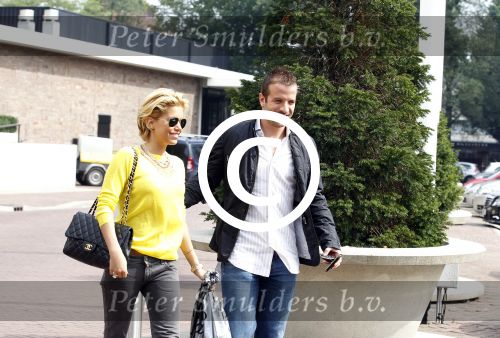 Amsterdam 2 september 2011
Rafael v d Vaart en Sylvie v d Vaart na lunch bij hilton hotel.
Peter Smulders bv