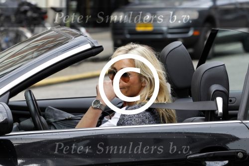 Amsterdam 23 augustus 2011
Wendy v Dijk in bmw cabrio op de pc hooftstraat.
Peter Smulders bv