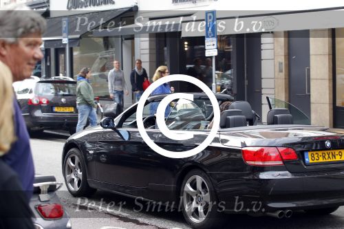 Amsterdam 23 augustus 2011
Wendy v Dijk in bmw cabrio op de pc hooftstraat.
Peter Smulders bv