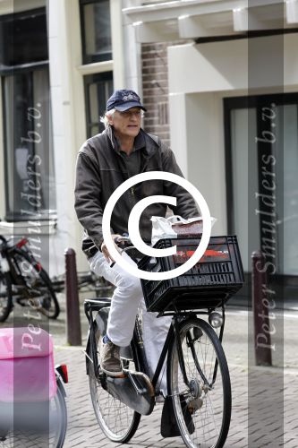 Amsterdam 8 september 2011
Wilbert Gieske doet boodschappen op de fiets en rijdt daarna naar zijn huis aan de amstel.
Peter Smulders bv