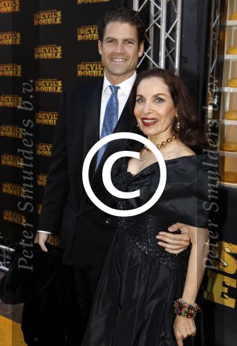 Amsterdam 5 september 2011
Premiere double trouble in tuschinski. yonina met zoon Anthonie Koppers
Peter Smulders bv