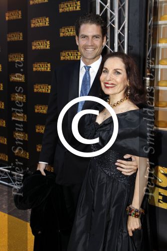 Amsterdam 5 september 2011
Premiere double trouble in tuschinski. yonina met zoon Anthonie Koppers
Peter Smulders bv