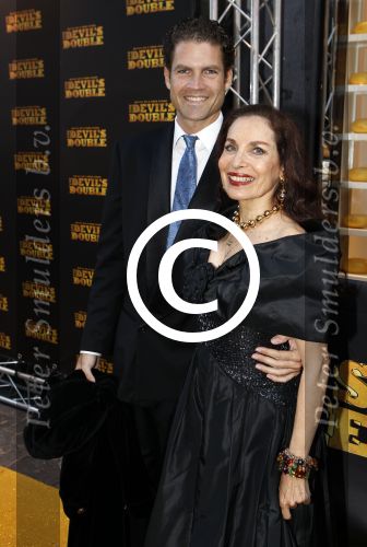 Amsterdam 5 september 2011
Premiere double trouble in tuschinski. yonina met zoon Anthonie Koppers
Peter Smulders bv