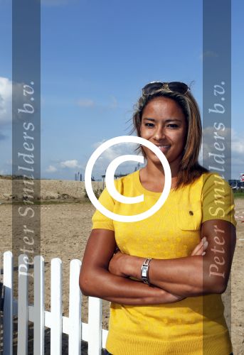 Amsterdam 3 september 2012
Presentatie deelnmemers expeditie Robinson bij strand west . Aagje v Walleghem
Peter Smulders bv