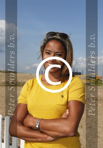 Amsterdam 3 september 2012
Presentatie deelnmemers expeditie Robinson bij strand west . Aagje v Walleghem
Peter Smulders bv