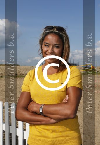 Amsterdam 3 september 2012
Presentatie deelnmemers expeditie Robinson bij strand west . Aagje v Walleghem
Peter Smulders bv