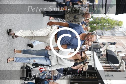Amsterdam 2 september 2012
Bert Kuizenga met vrouw op de pc hooftstraat.
Peter Smulders bv