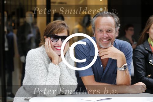 Amsterdam 2 september 2012
Bert Kuizenga met vrouw op de pc hooftstraat.
Peter Smulders bv