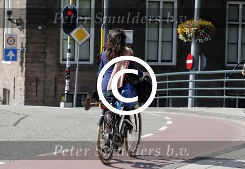 Amsterdam 1 september 2012
Birgit Schuurman met zoon Chico op de fiets.
Peter Smulders bv