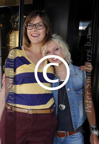 Amsterdam 28 augustus 2012
5 jaar grazia Magazine wordt gevierd met feestje in Armani winkel op de pc hooftstraat. Sylvie v d Vaart ontvangt het eerste exemplaar uit handen van Hilmar Mulder. BRITT DEKKER met Ymke Wieringa
Peter Smulders bv