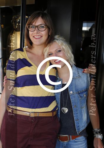 Amsterdam 28 augustus 2012
5 jaar grazia Magazine wordt gevierd met feestje in Armani winkel op de pc hooftstraat. Sylvie v d Vaart ontvangt het eerste exemplaar uit handen van Hilmar Mulder. BRITT DEKKER met Ymke Wieringa
Peter Smulders bv