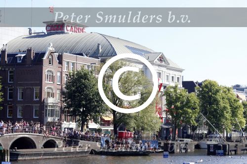 Amsterdam 9 september 2012
Maxima doet mee met de Amsterdam City swim door de grachten van Amsterdam. Prins Willem Alexander en hun dochters prinses Amalia Alexia en Ariane wachten haar an de finisch op de keizersgracht op. carre
Peter Smulders bv