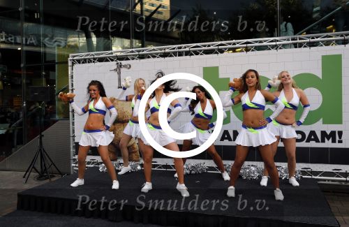 Amsterdam 11 september 2012
Premiere TED in pathe arena. Cheergirls
Peter Smulders bv