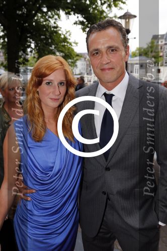 Amsterdam 29 augustus 2012
Premiere Yab Yum in carre. Chris tates met vriendin
Peter Smulders bv