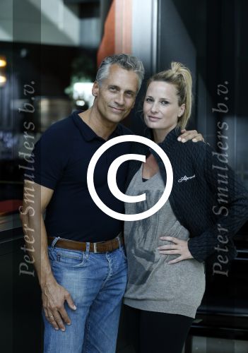Schiphol 18 september 2012
Vertrek deelnemers expositie Noordpool vanaf Schiphol. Robert en Claudia Schoemacher
Peter Smulders bv