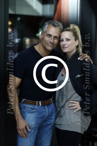 Schiphol 18 september 2012
Vertrek deelnemers expositie Noordpool vanaf Schiphol. Robert en Claudia Schoemacher
Peter Smulders bv