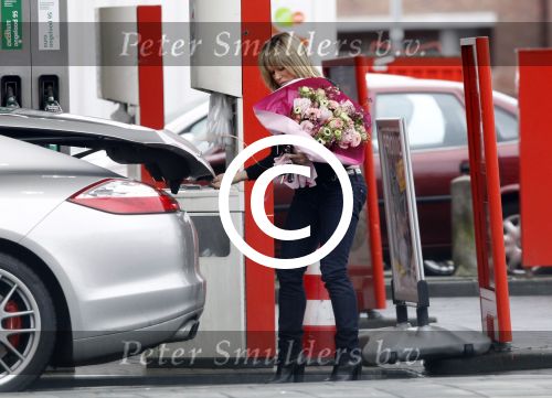 Amsterdam 22 januari 2011
Connie Breukhoven met haar porsche panamera.
Peter Smulders bv