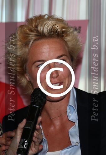 Ridderkerk, 11 September 2012
Lancering Helden No. 15 van Frits Barend en Barbara Barends met veel Olympische Kampioenen
Daphne Koster
Foto Peter Smulders BV