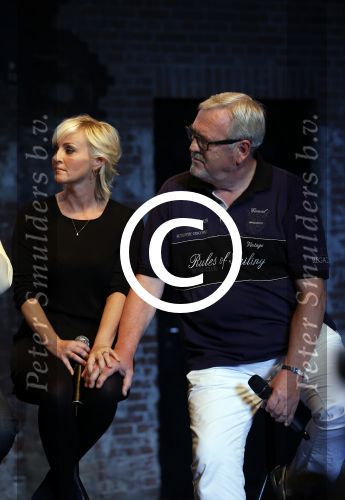 Amsterdam 11 september 2012
Presentatie aspect of love met oa lone v Roosendaal Ernst daniel Smid Rene v Kooten en Maaike Widdershoven.
Peter Smulders bv