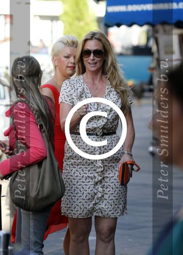 Amsterdam 28 augustus 2012
5 jaar grazia Magazine wordt gevierd met feestje in Armani winkel op de pc hooftstraat. Sylvie v d Vaart ontvangt het eerste exemplaar uit handen van Hilmar Mulder. fabienne de Vries
Peter Smulders bv