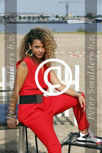 Amsterdam 3 september 2012
Presentatie deelnmemers expeditie Robinson bij strand west . Fajah Lourens
Peter Smulders bv