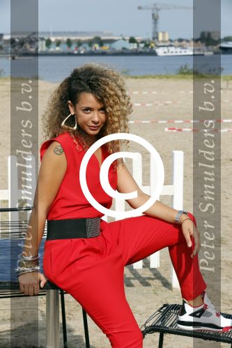 Amsterdam 3 september 2012
Presentatie deelnmemers expeditie Robinson bij strand west . Fajah Lourens
Peter Smulders bv