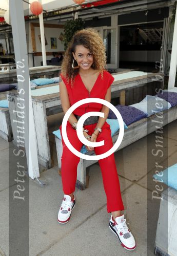 Amsterdam 3 september 2012
Presentatie deelnmemers expeditie Robinson bij strand west . Fajah Lourens
Peter Smulders bv